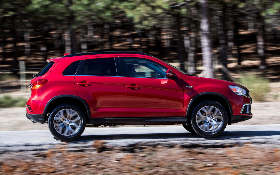 Comparison Mitsubishi ASX XLS 2018 vs